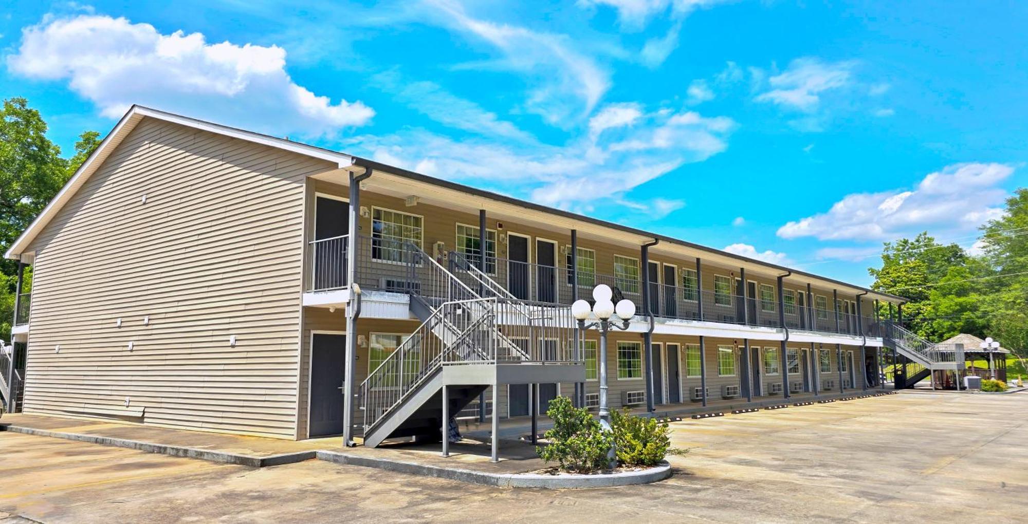 Warm Springs 梅里韦瑟江山旅馆酒店 外观 照片